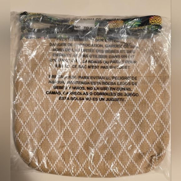 Vera Bradley Toucan Party Crab Beach Crossbody Bag + Zip ID New W Tags $84.00 - Picture 2 of 5